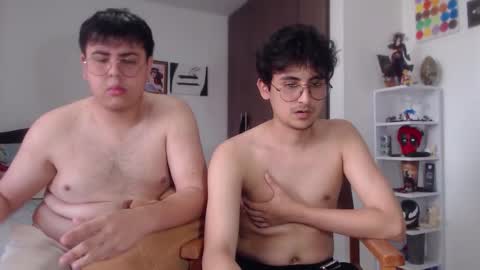 Snapshot of fuck_blow chatting on November 22, 2025, 7:46 pm uwu online show from November 22, 2025, 7:46 pm