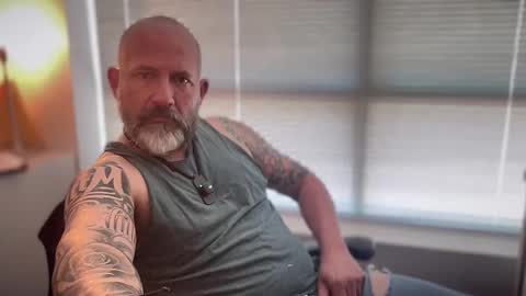 fuckadilf online show from April 22, 2026, 4:41 pm