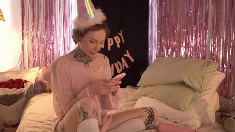 Eva         all my links   online show from April 15, 2026, 11:28 am