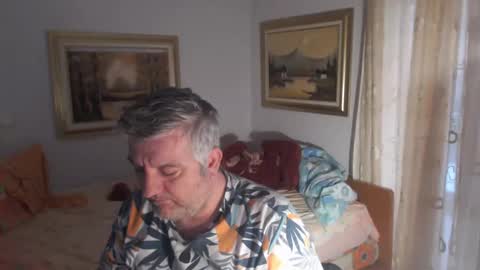 fukingcrazy online show from December 18, 2024, 2:38 pm