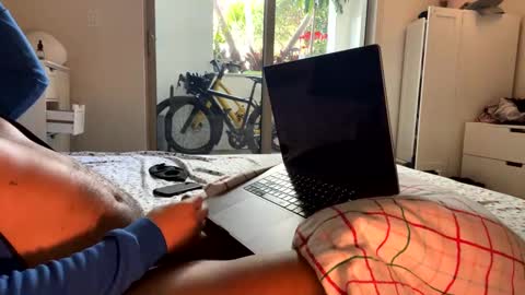 Snapshot of fuklicious chatting on January 10, 2025, 4:20 pm fuklicious online show from January 10, 2025, 4:20 pm