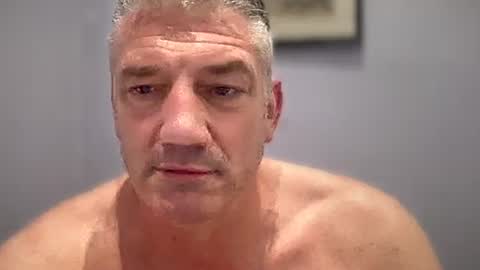 fullback_15 online show from April 16, 2026, 4:08 pm