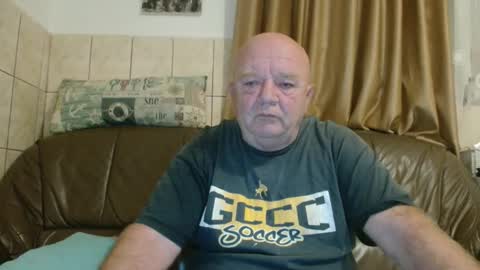 Snapshot of fullballs6 chatting on October 11, 2025, 2:55 am fullballs6 online show from October 11, 2025, 2:55 am