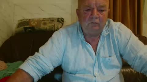 Snapshot of fullballs6 chatting on November 5, 2025, 3:06 am fullballs6 online show from November 5, 2025, 3:06 am