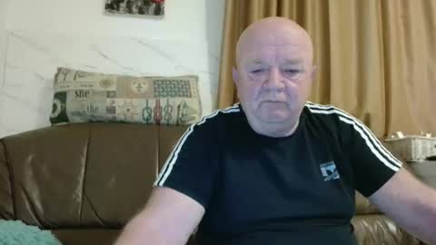 fullballs6 online show from March 31, 2026, 2:24 am