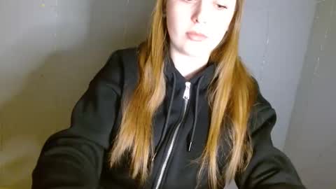 Snapshot of funemma000 chatting on February 3, 2026, 11:04 am Emma online show from February 3, 2026, 11:04 am