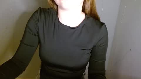 Snapshot of funemma000 chatting on February 11, 2026, 11:04 am Emma online show from February 11, 2026, 11:04 am