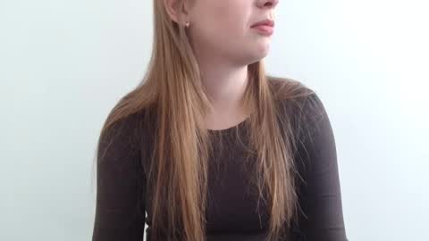 Snapshot of funemma000 chatting on March 5, 2026, 1:40 pm Emma online show from March 5, 2026, 1:40 pm