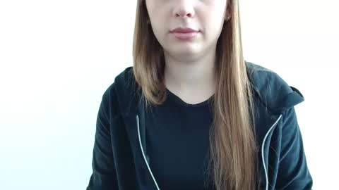 Snapshot of funemma000 chatting on March 27, 2026, 9:10 am Emma online show from March 27, 2026, 9:10 am