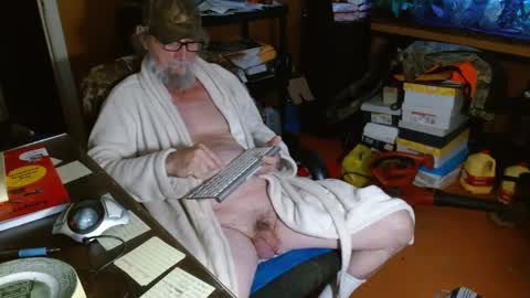 Snapshot of funmike2000 chatting on January 1, 2025, 12:55 pm mike online show from January 1, 2025, 12:55 pm