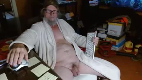 Snapshot of funmike2000 chatting on January 5, 2025, 2:30 pm mike online show from January 5, 2025, 2:30 pm