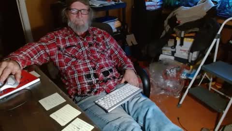 Snapshot of funmike2000 chatting on January 20, 2025, 12:18 pm mike online show from January 20, 2025, 12:18 pm