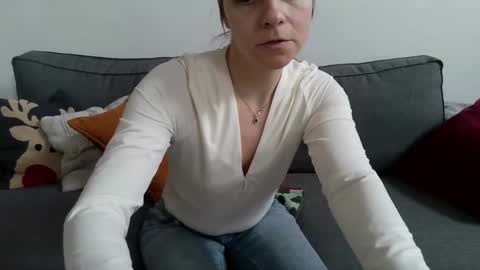 Snapshot of funservice chatting on February 10, 2025, 10:42 am funservice online show from February 10, 2025, 10:42 am