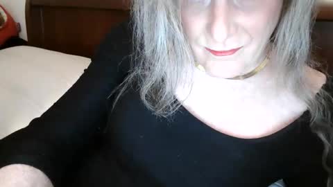 Jessie Love online show from April 11, 2026, 10:19 am