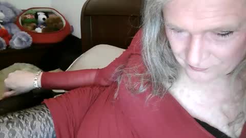 Jessie Love online show from April 12, 2026, 9:25 am