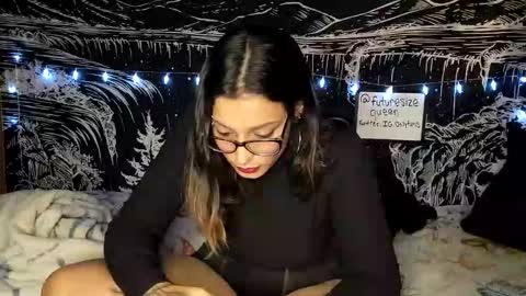 Snapshot of futuresizequeen chatting on November 29, 2025, 3:09 am futuresizequeen online show from November 29, 2025, 3:09 am