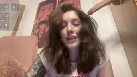Snapshot of futuristicwhore chatting on October 28, 2025, 5:48 pm Polina online show from October 28, 2025, 5:48 pm