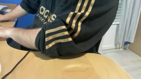 Snapshot of fuzitzu2 chatting on April 16, 2026, 7:09 am fuzitzu2 online show from April 16, 2026, 7:09 am