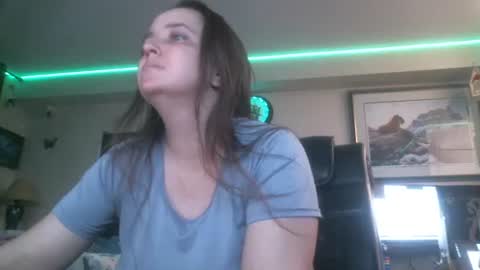fuzzeychicks38 online show from April 25, 2026, 7:44 am