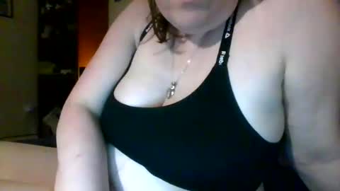 fuzzypeaches87 online show from February 27, 2026, 2:22 am