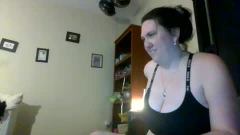 fuzzypeaches87 online show from April 11, 2026, 7:56 am