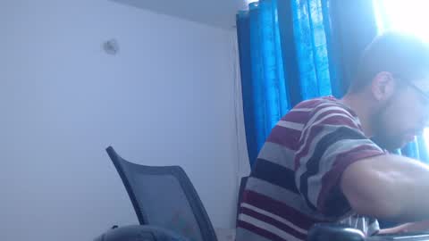 Snapshot of fvckhorneyguy chatting on February 5, 2025, 1:22 pm andrew online show from February 5, 2025, 1:22 pm