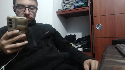 Snapshot of fvckhorneyguy chatting on February 16, 2025, 6:32 am andrew online show from February 16, 2025, 6:32 am