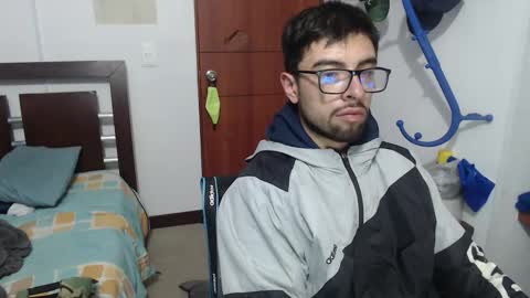 Snapshot of fvckhorneyguy chatting on September 23, 2025, 3:42 am andrew online show from September 23, 2025, 3:42 am