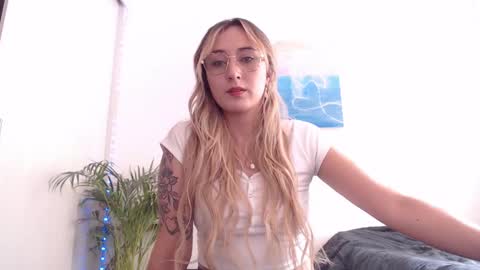 Snapshot of gabb_rioss chatting on February 26, 2025, 8:22 pm Gabriela online show from February 26, 2025, 8:22 pm