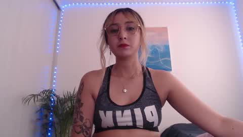Snapshot of gabb_rioss chatting on March 1, 2025, 6:21 pm Gabriela online show from March 1, 2025, 6:21 pm