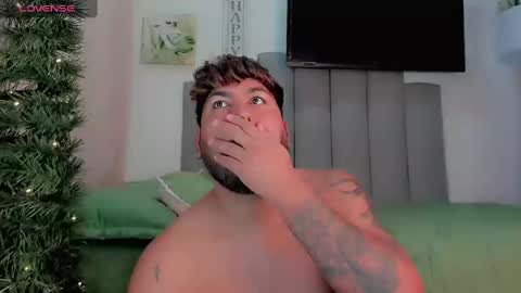 Snapshot of gabbo__ chatting on December 30, 2024, 12:32 am GABO online show from December 30, 2024, 12:32 am