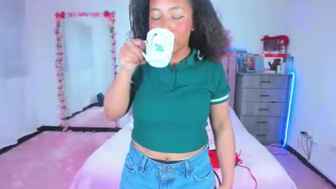 Snapshot of gabi_jhons_23 chatting on September 24, 2025, 10:51 am gabi_jhons_23 online show from September 24, 2025, 10:51 am