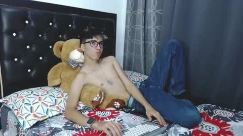 gabriel_x18 online show from February 2, 2026, 4:11 am