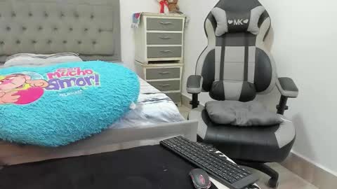 Snapshot of gabriela_diamond chatting on November 11, 2025, 9:42 am Gabriela online show from November 11, 2025, 9:42 am