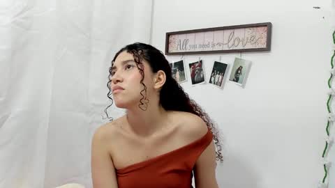 Snapshot of gabriela_duarte chatting on December 3, 2024, 8:05 am Gabi online show from December 3, 2024, 8:05 am