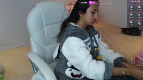 Snapshot of gabriela_morales01 chatting on December 20, 2024, 10:49 am .  online show from December 20, 2024, 10:49 am