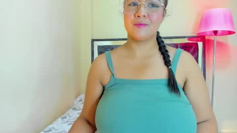 Snapshot of gabrielaa_01 chatting on November 9, 2025, 5:33 pm Gaby Im on vacation see you on November 25 online show from November 9, 2025, 5:33 pm