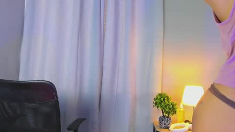 Gabriela Evans MS online show from May 25, 2026, 4:24 pm