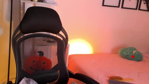 Gabriella online show from October 15, 2025, 9:04 pm