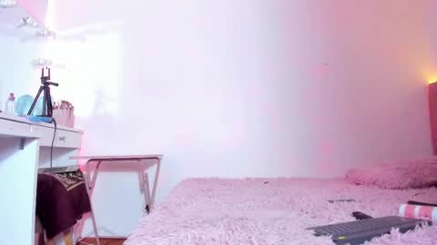   online show from December 1, 2025, 3:06 pm