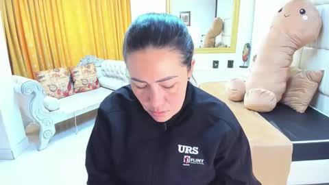 gabriela online show from October 7, 2025, 2:14 pm