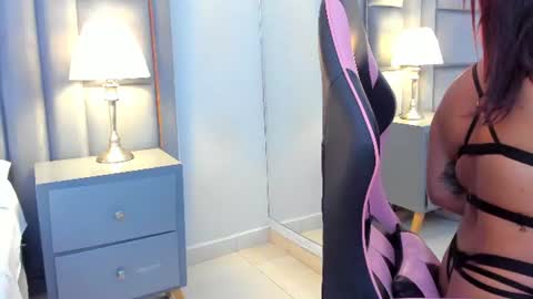 Snapshot of gabymoreau chatting on June 19, 2026, 7:39 pm gabymoreau online show from June 19, 2026, 7:39 pm