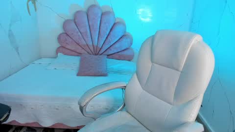 Gaby Owens  online show from April 15, 2026, 10:43 pm