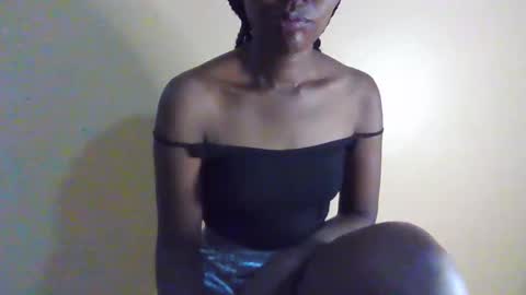 Snapshot of gada_charm chatting on February 24, 2025, 11:30 pm Gada online show from February 24, 2025, 11:30 pm