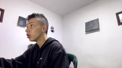 gadiel_sex online show from April 28, 2026, 10:15 pm