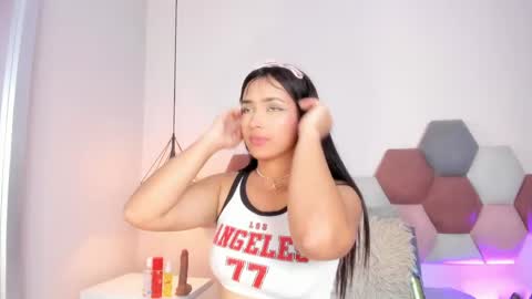 GahiaBelucci online show from April 16, 2026, 6:19 pm