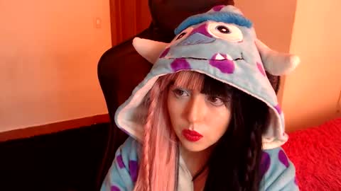 Kate 3 online show from June 6, 2026, 7:07 pm