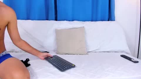 Snapshot of gal_stone_ chatting on June 25, 2026, 1:05 am gal_stone_ online show from June 25, 2026, 1:05 am