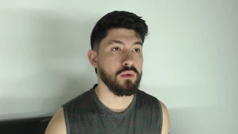 Snapshot of galit_g chatting on November 17, 2025, 1:00 am Gari online show from November 17, 2025, 1:00 am