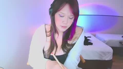 Snapshot of gamergirl01 chatting on August 9, 2026, 7:35 am Alex brb in 2 hours online show from August 9, 2026, 7:35 am